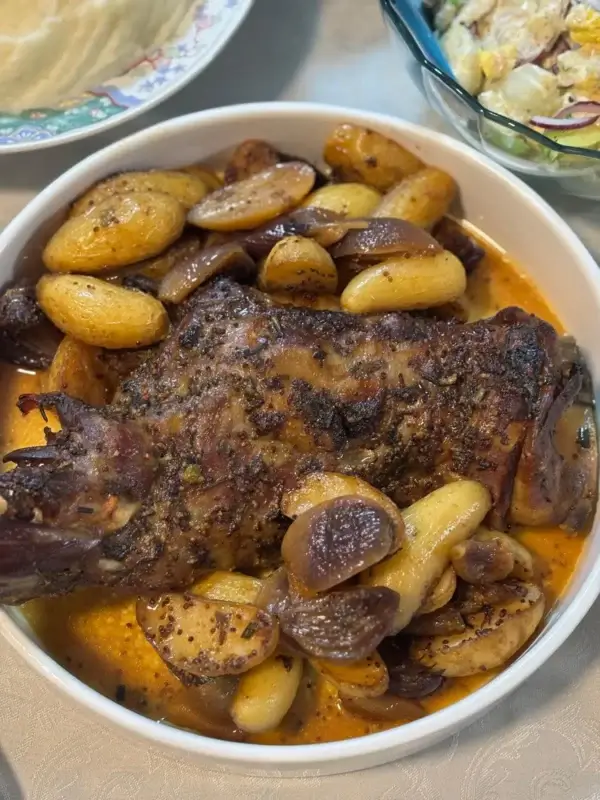 שוק טלה עם עצם שלם